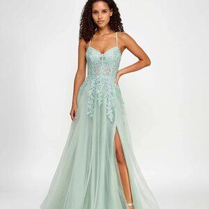 Say Yes Juniors' Embroidered Appliqué Side-Slit Ball Gown Mint Size 13/14
